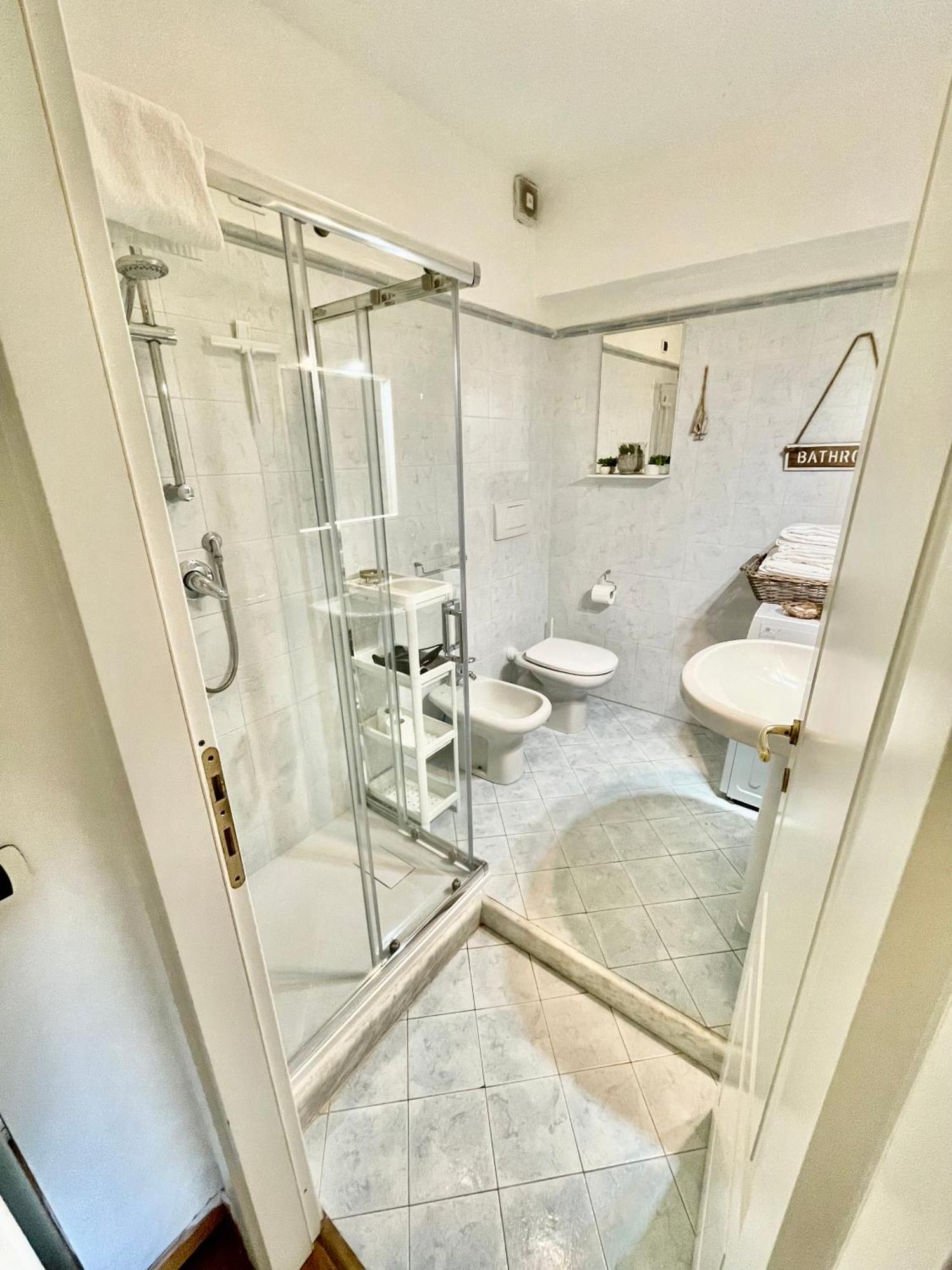 Ledonia Apartment Леричи Экстерьер фото